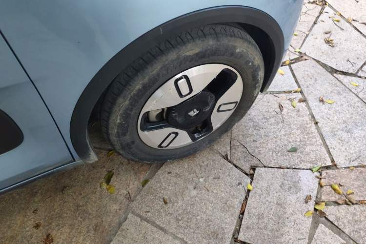 Used Baojun E300 2020 Plus Interstellar Smart Edition Exterior 7