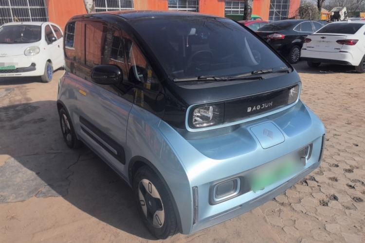 Used Baojun E300 2020 Plus Interstellar Smart Edition Front Right 45 Deg