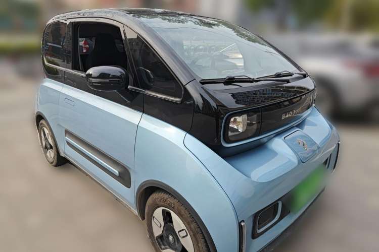 Used Baojun E300 2020 Plus Interstellar Smart Edition Front Right 45 Deg