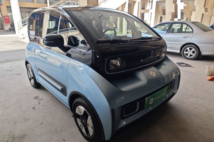 Used Baojun E300 2020 Plus Interstellar Smart Edition Front Right 45 Deg