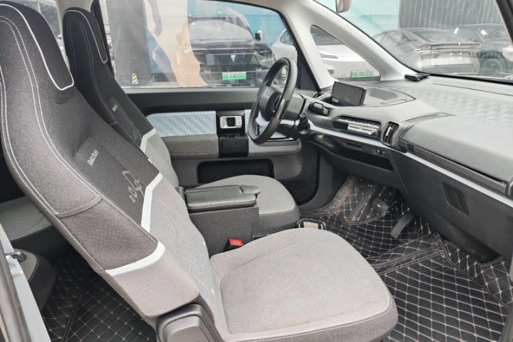 Used Baojun E300 2020 Plus Interstellar Smart Edition Interior 5