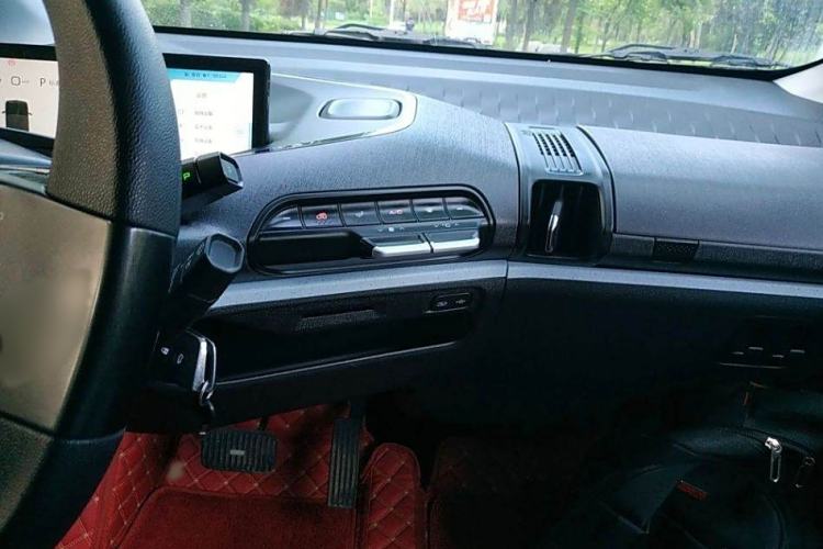 Used Baojun E300 2020 Plus Interstellar Smart Edition Interior 5