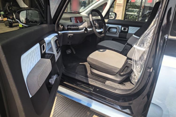 Used Baojun E300 2020 Plus Interstellar Smart Edition Left Front Seat