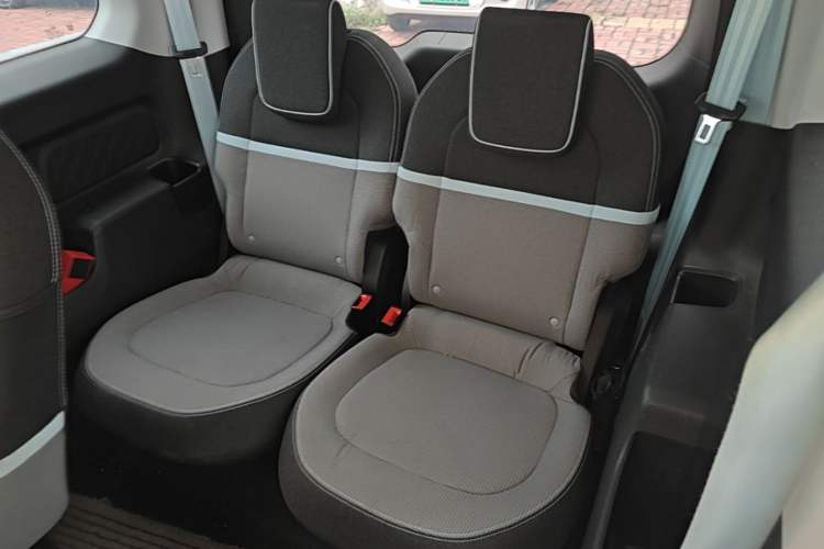 Used Baojun E300 2020 Plus Interstellar Smart Edition Left Rear Seat