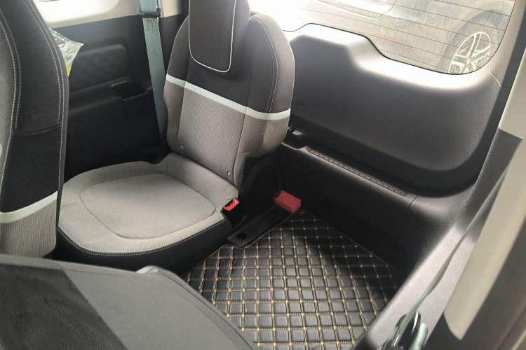 Used Baojun E300 2020 Starry Intelligence Edition Left Rear Seat