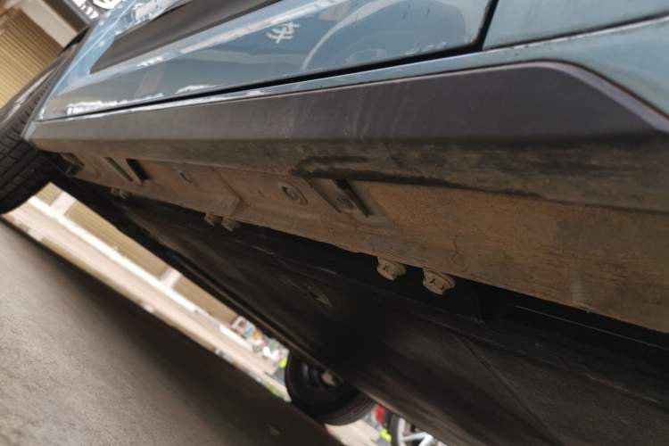 Used Baojun E300 2020 Plus Interstellar Smart Edition Left Side Sill