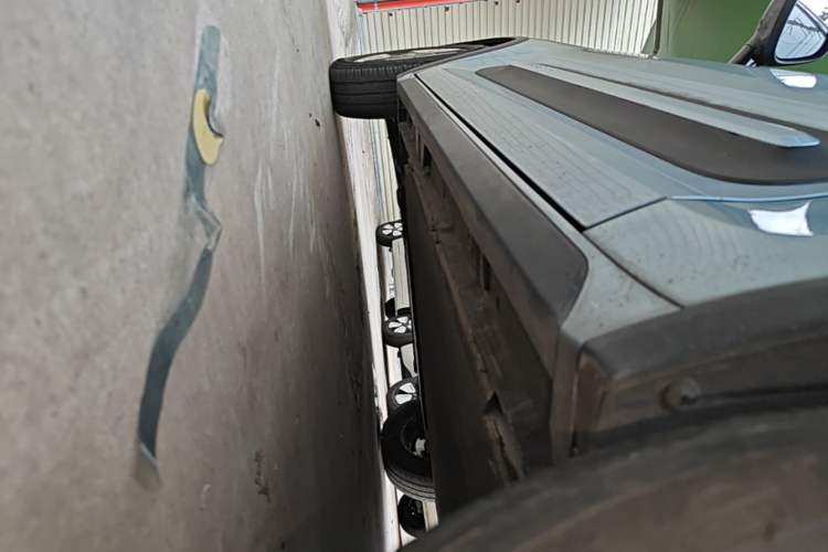 Used Baojun E300 2020 Plus Interstellar Smart Edition Left Side Sill