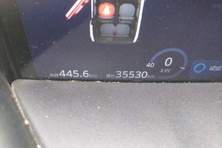 Used Baojun E300 2020 Plus Starry Intelligence Edition Odometer Close Up