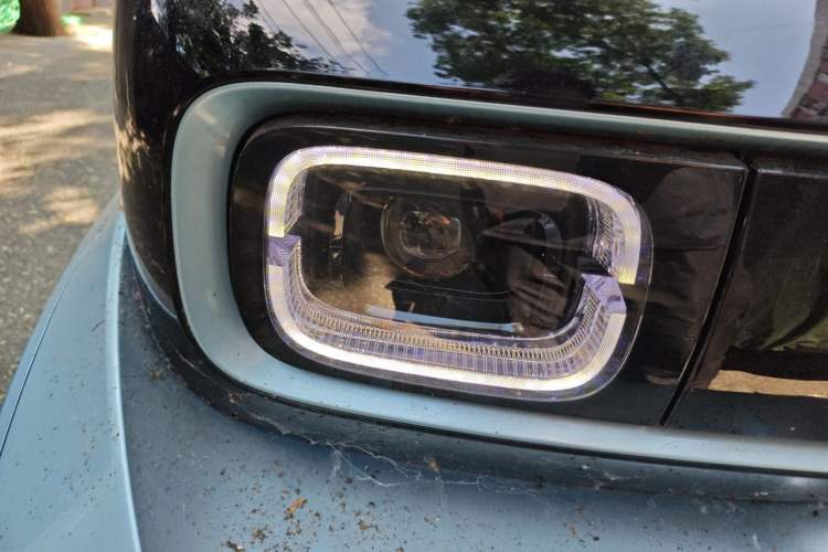 Used Baojun E300 2020 Interstellar Future Edition Right Front Headlight