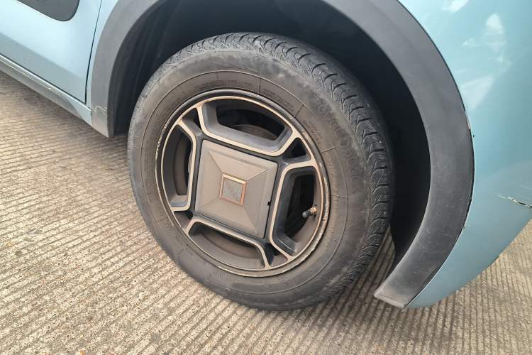 Used Baojun E300 2020 Starry Intelligence Edition Right Front Wheel Hub