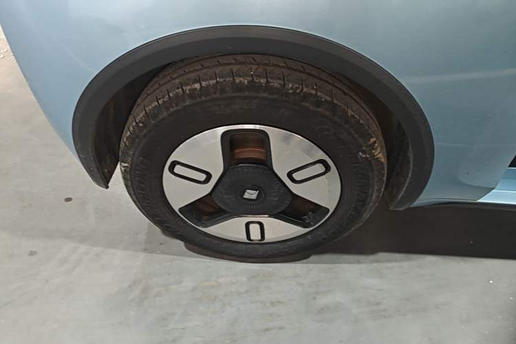 Used Baojun E300 2020 Plus Starry Intelligence Edition Right Rear Wheel Hub