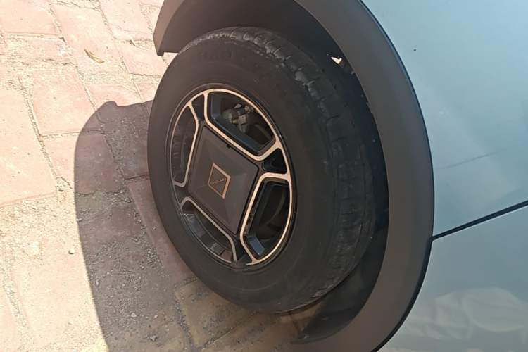 Used Baojun E300 2020 Starry Intelligence Edition Right Rear Wheel Hub