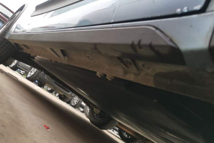 Used Baojun E300 2020 Plus Interstellar Smart Edition Right Side Sill