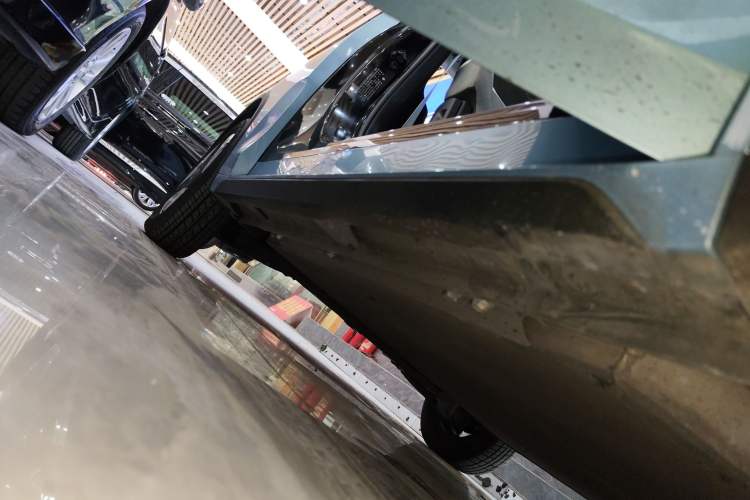 Used Baojun E300 2020 Plus Interstellar Smart Edition Right Side Sill