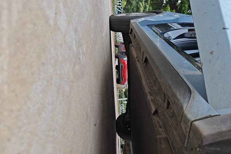 Used Baojun E300 2020 Plus Interstellar Smart Edition Right Side Sill
