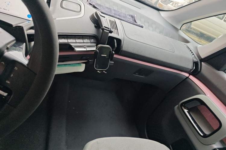 Used Baojun E300 2020 Starry Intelligence Edition Audio And AC Panel