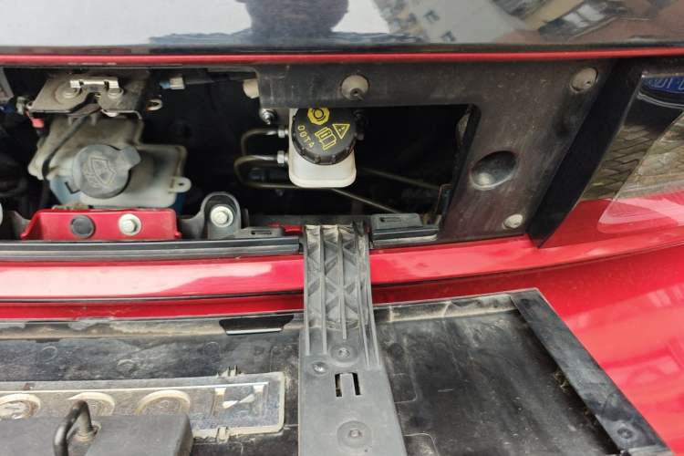Used Baojun E300 2020 Starry Intelligence Edition Engine Bay Left