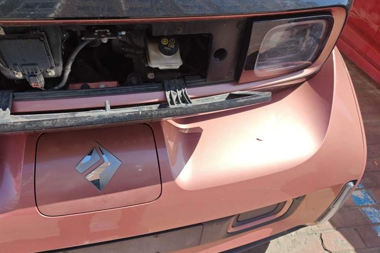 Used Baojun E300 2020 Plus Interstellar Future Edition Engine Bay Left