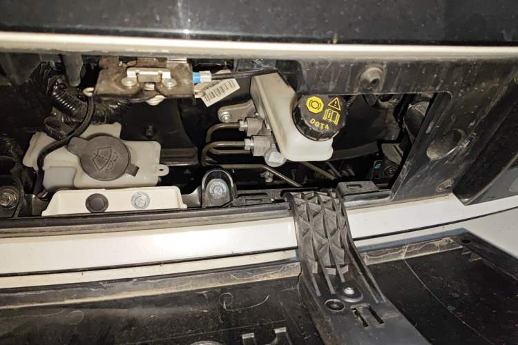 Used Baojun E300 2020 Plus Interstellar Smart Edition Engine Bay Left