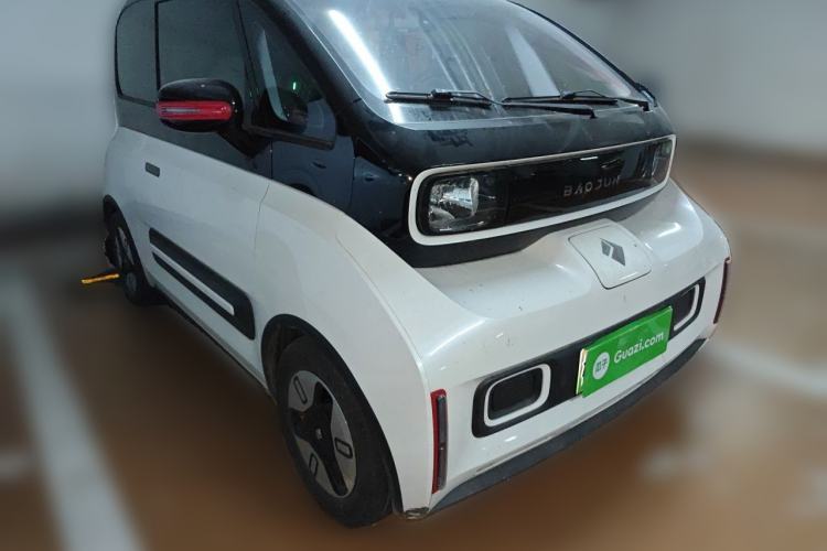 Used Baojun E300 2020 Plus Interstellar Smart Edition Front Right 45 Deg