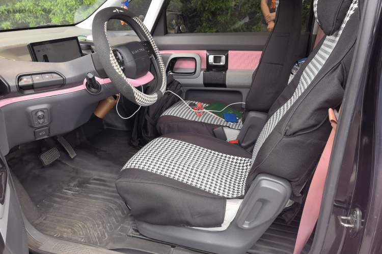 Used Baojun E300 2020 Plus Interstellar Future Edition Left Front Seat
