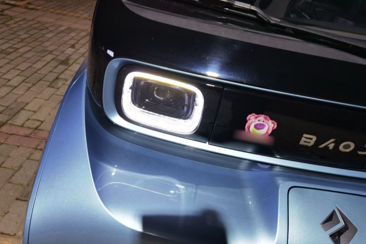 Used Baojun E300 2020 Starry Intelligence Edition Right Front Headlight
