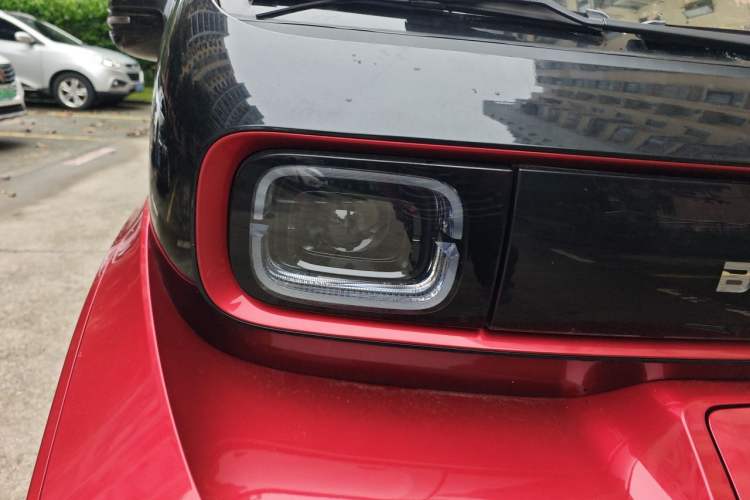 Used Baojun E300 2020 Starry Intelligence Edition Right Front Headlight