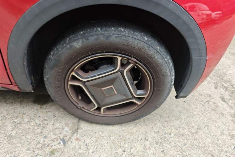 Used Baojun E300 2020 Starry Intelligence Edition Right Front Wheel Hub