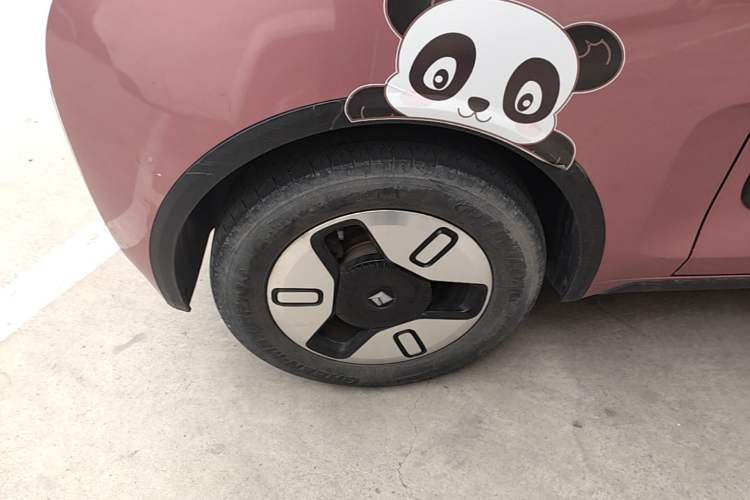 Used Baojun E300 2020 Plus Interstellar Smart Edition Exterior 3