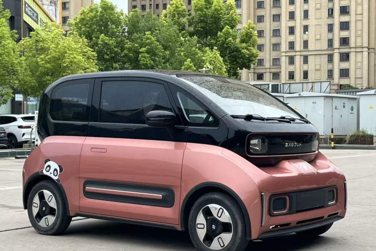 Used Baojun E300 2020 Plus Interstellar Smart Edition Exterior 5