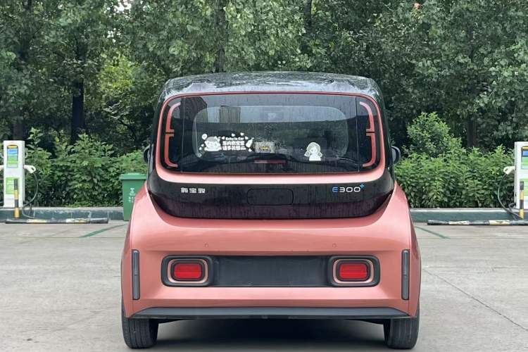 Used Baojun E300 2020 Plus Interstellar Smart Edition Exterior 7