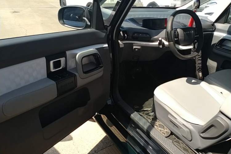 Used Baojun E300 2020 Plus Interstellar Smart Edition Driver Seat