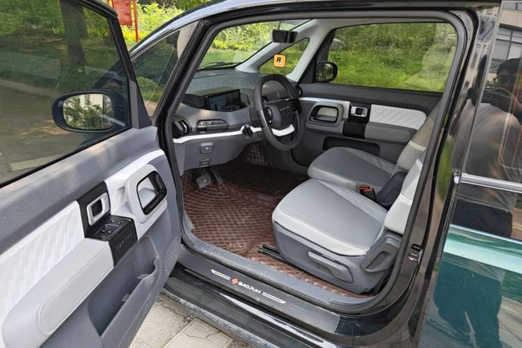 Used Baojun E300 2020 Star Travel Edition Driver Seat