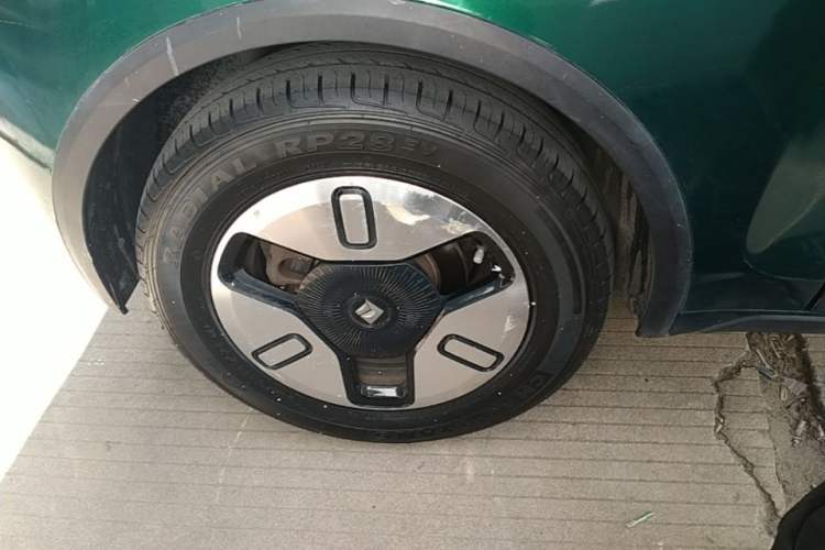 Used Baojun E300 2020 Plus Interstellar Smart Edition Right Rear Wheel Hub