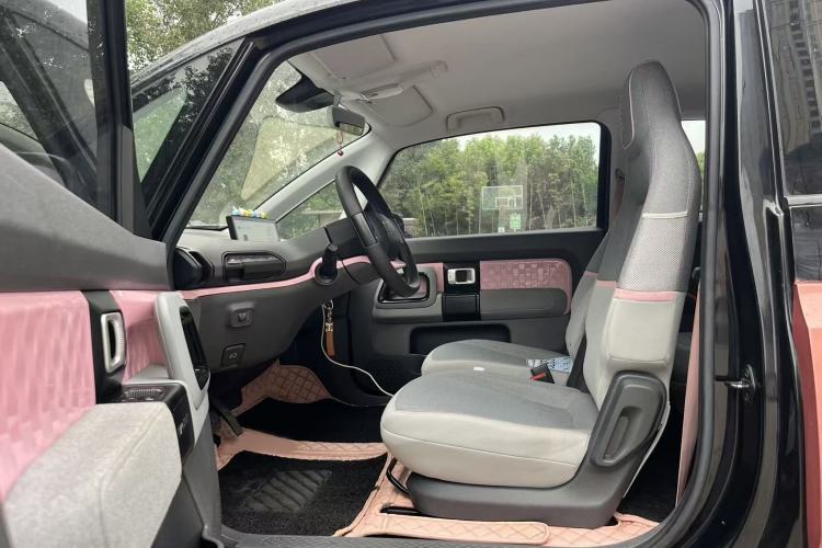 Used Baojun E300 2020 Plus Interstellar Smart Edition Interior 2