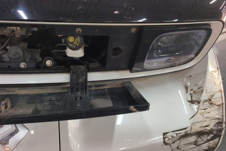 Used Baojun E300 2020 Plus Starry Intelligence Edition Engine Bay Left