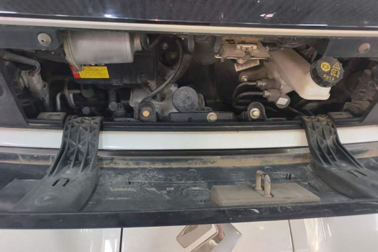 Used Baojun E300 2020 Plus Starry Intelligence Edition Engine Bay