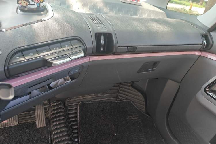Used Baojun E300 2020 Plus Interstellar Smart Edition Audio And AC Panel