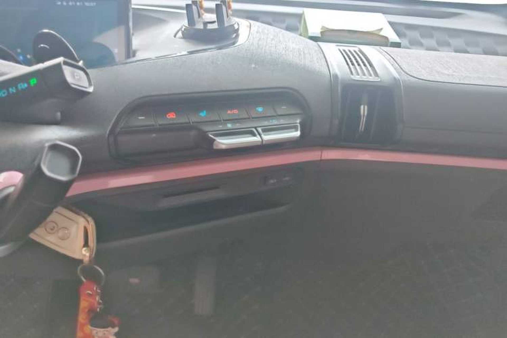 Used Baojun E300 2020 Star Travel Edition Audio And AC Panel