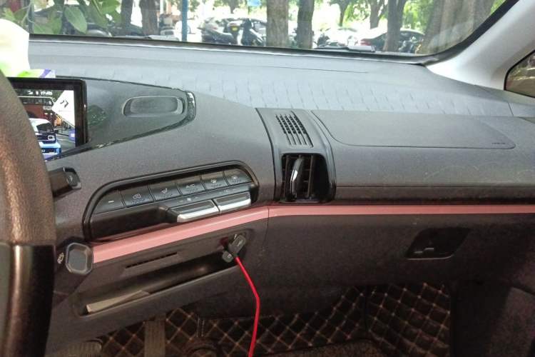 Used Baojun E300 2020 Starry Intelligence Edition Audio And AC Panel