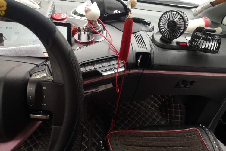 Used Baojun E300 2020 Star Travel Edition Audio And AC Panel