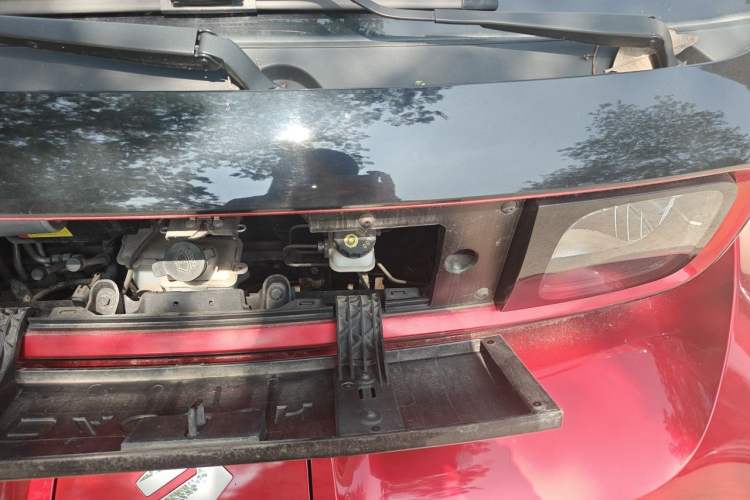 Used Baojun E300 2020 Plus Interstellar Smart Edition Engine Bay Left