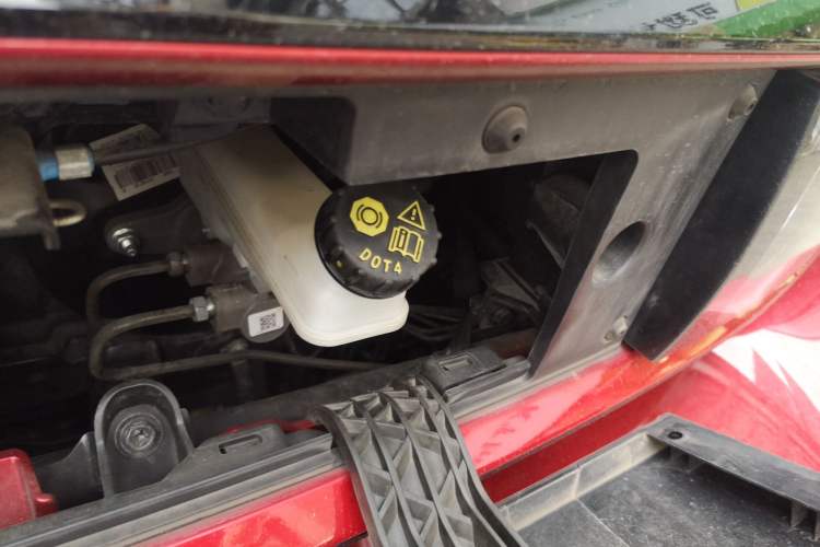 Used Baojun E300 2020 Star Travel Edition Engine Bay Left