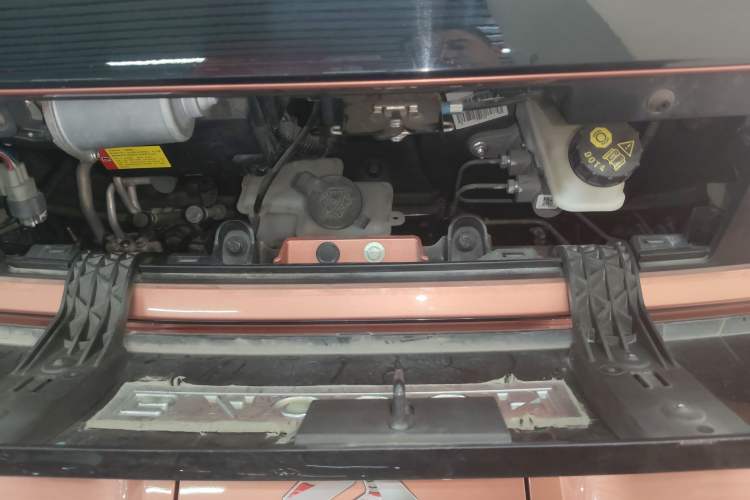 Used Baojun E300 2020 Plus Interstellar Smart Edition Engine Bay