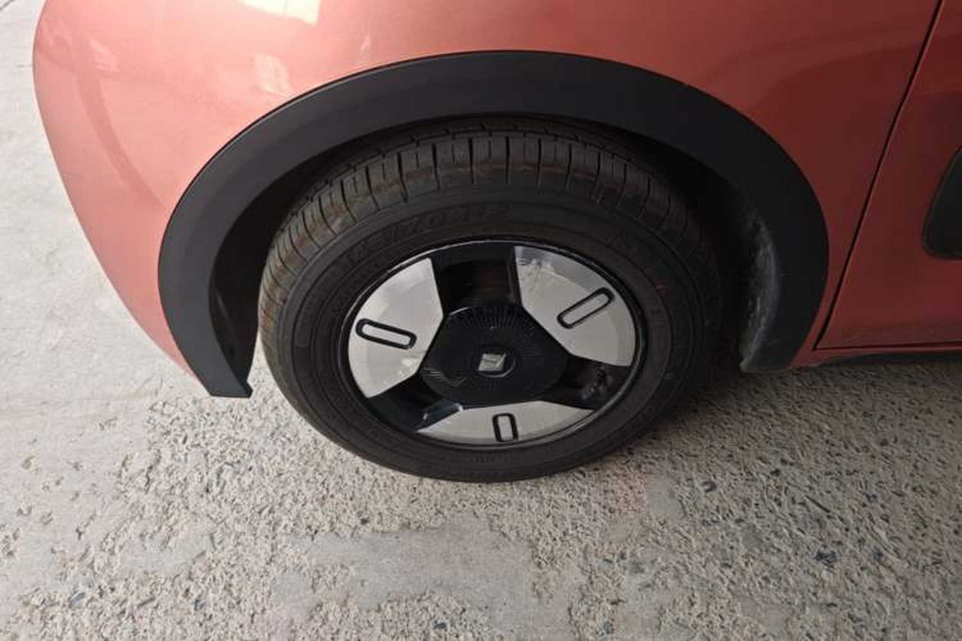 Used Baojun E300 2020 Star Travel Edition Exterior 4