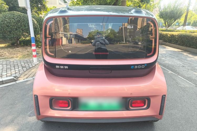 Used Baojun E300 2020 Plus Interstellar Smart Edition Exterior 4