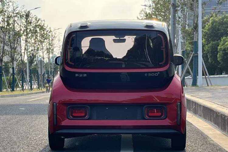 Used Baojun E300 2020 Plus Interstellar Smart Edition Exterior 6