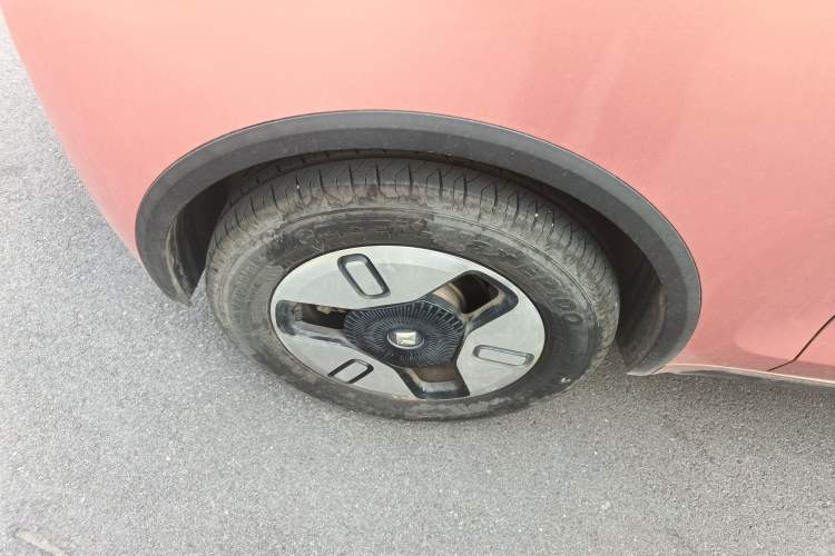 Used Baojun E300 2020 Plus Interstellar Smart Edition Exterior 8