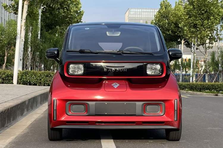 Used Baojun E300 2020 Plus Interstellar Smart Edition Exterior 8
