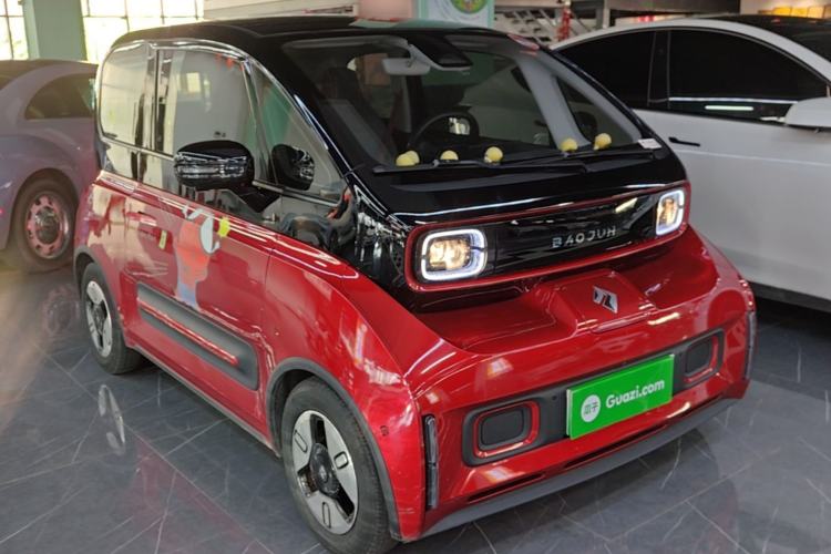 Used Baojun E300 2020 Plus Interstellar Future Edition Front Right 45 Deg